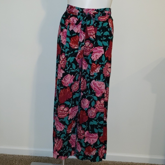 ELLE Wide-Leg Floral Pants - Tropical Treasure - Picture 2 of 7